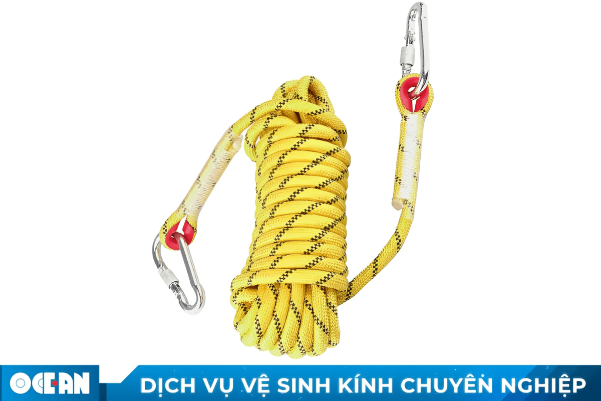 Dây leo núi - Vệ sinh công nghiệp trên cao an toàn, chắc chắn