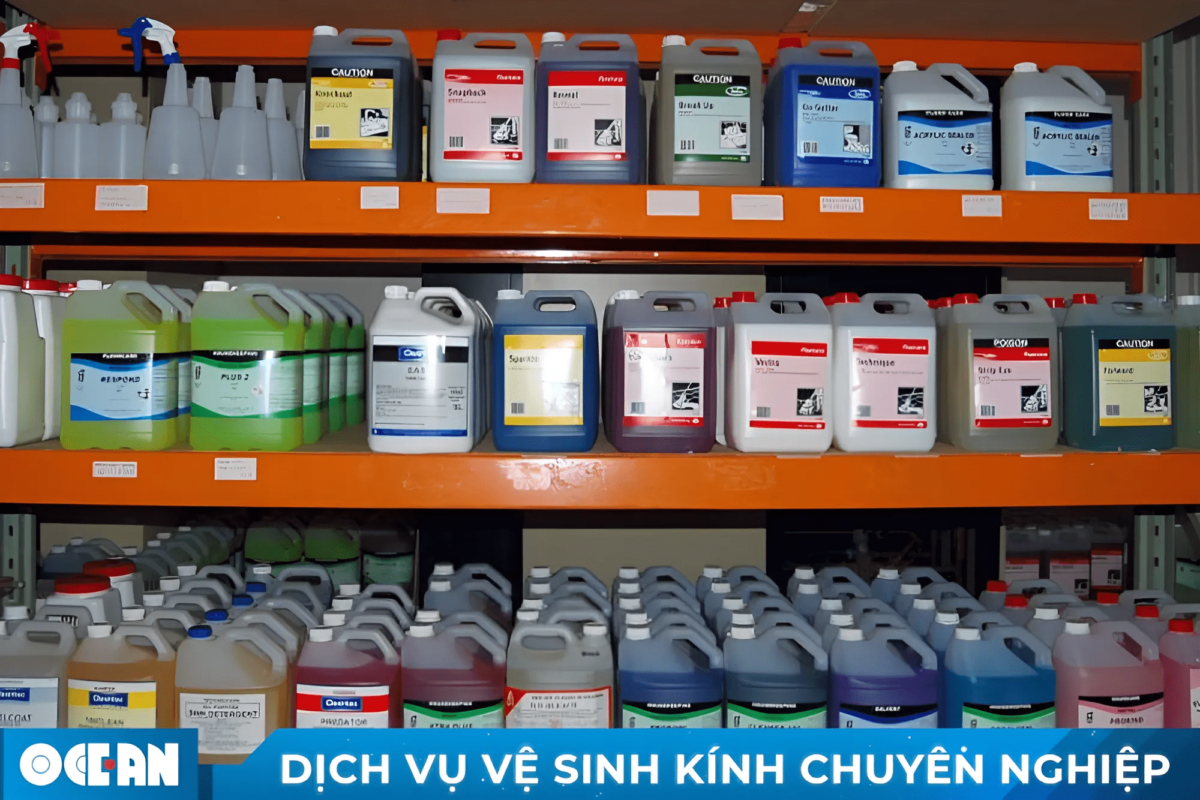 Hóa chất tẩy rửa công nghiệp là gì? Những yêu cầu trong quá trình sử dụng